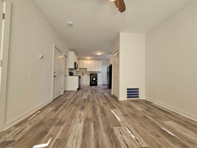 2216 W 21st Place 3F, Chicago, IL 60608