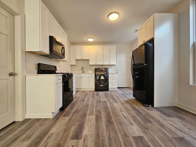 2216 W 21st Place 3F, Chicago, IL 60608