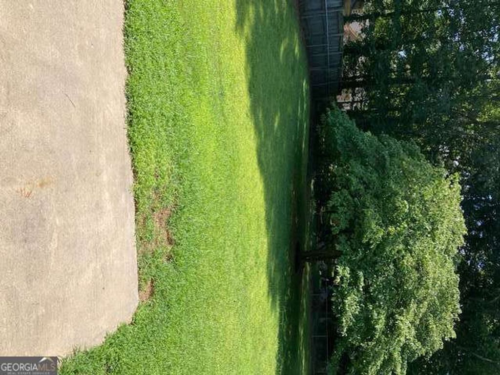 181 Aztec Way SE, Acworth, GA 30102