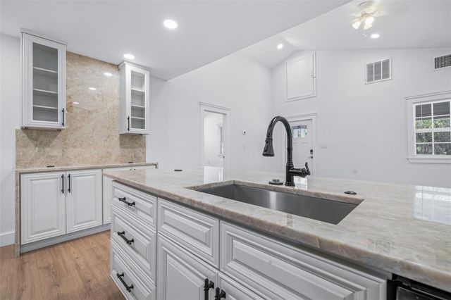 2000 N 32ND STREET, Tampa, FL 33605