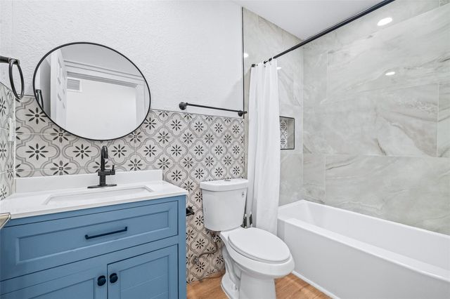 2000 N 32ND STREET, Tampa, FL 33605
