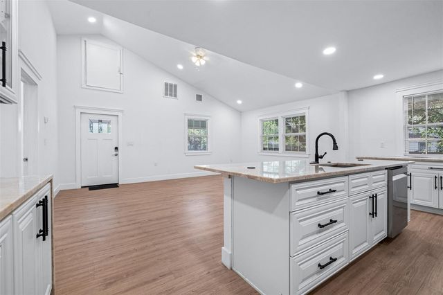 2000 N 32ND STREET, Tampa, FL 33605