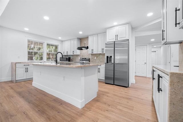 2000 N 32ND STREET, Tampa, FL 33605