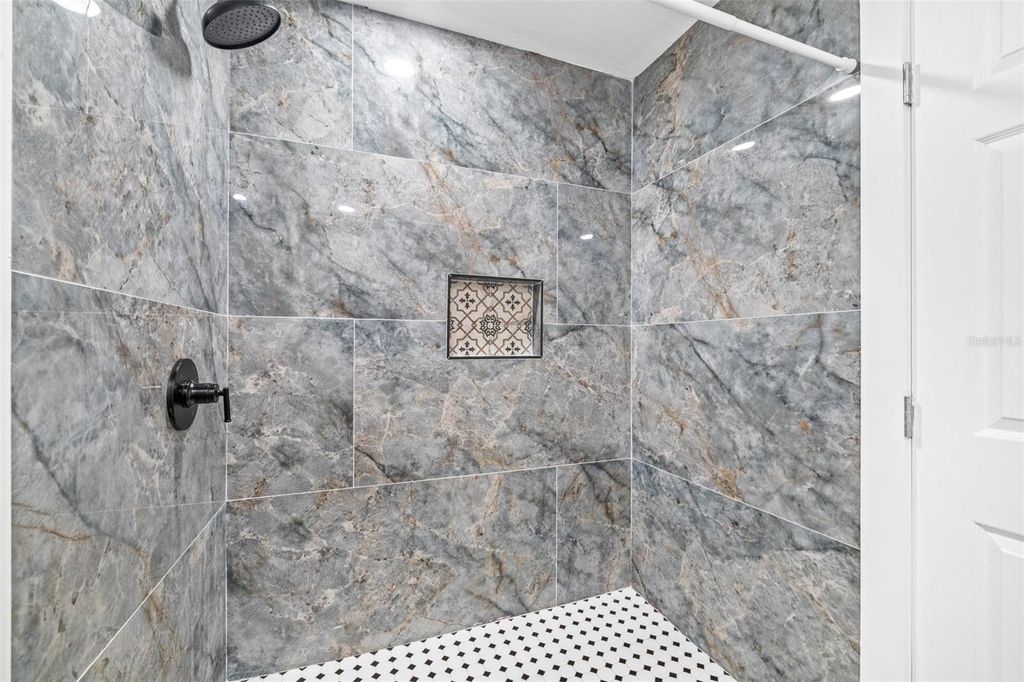 Image 31 of property listing at 2000 N 32ND STREET, Tampa, FL 33605