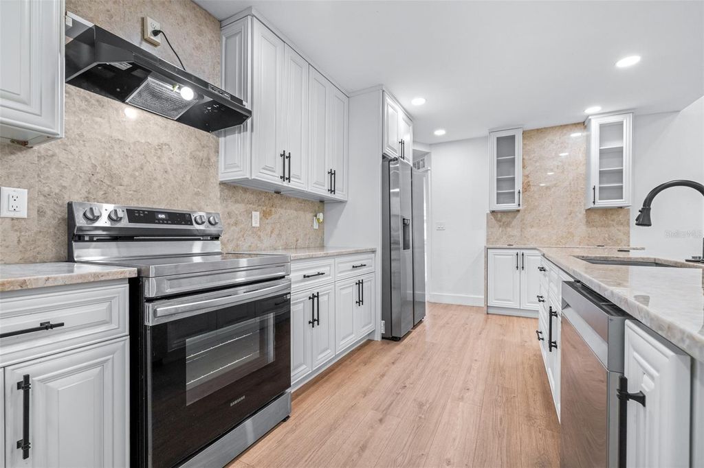 Image 9 of property listing at 2000 N 32ND STREET, Tampa, FL 33605