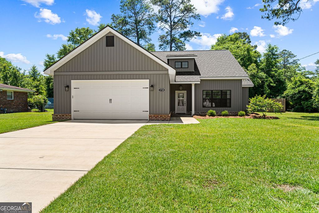 1728 Greenwood Circle, Perry, GA 31069