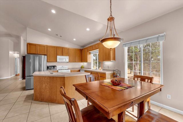 19600 Sunshine Drive, Red Bluff, CA 96080