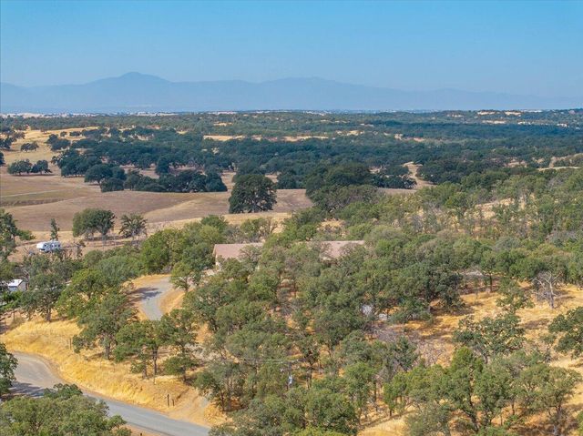 19600 Sunshine Drive, Red Bluff, CA 96080