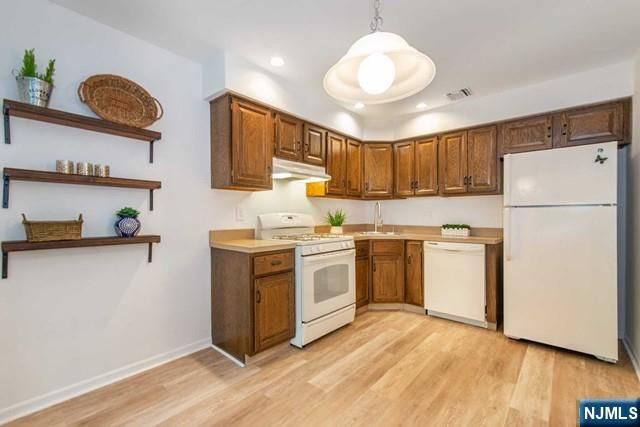 46 Crestwood Mews, Allendale, NJ 07401