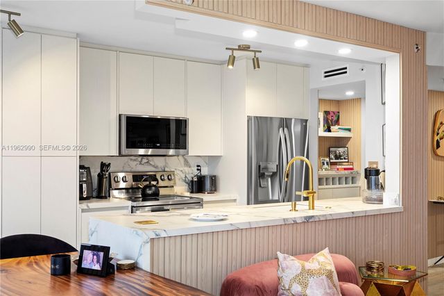 1688 West Ave PH-04, Miami Beach, FL 33139