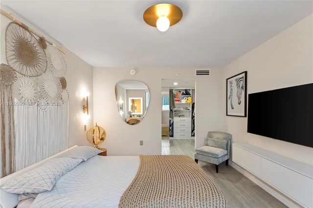 1688 West Ave PH-04, Miami Beach, FL 33139