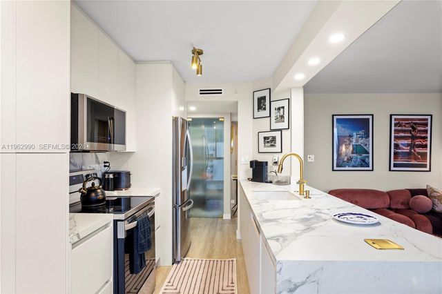 1688 West Ave PH-04, Miami Beach, FL 33139