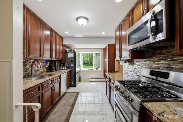 34 Ventnor Drive, Edison, NJ 08820