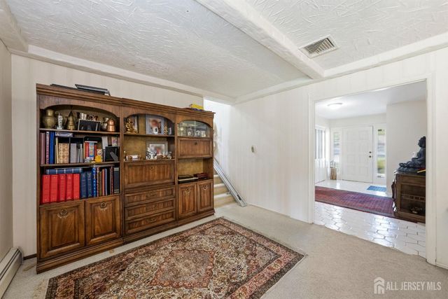 34 Ventnor Drive, Edison, NJ 08820