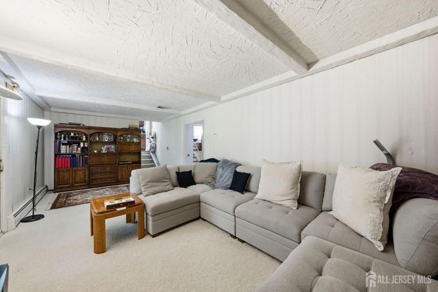 34 Ventnor Drive, Edison, NJ 08820