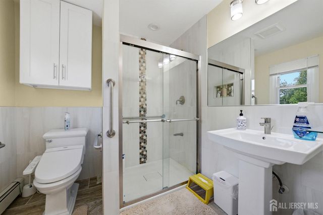 34 Ventnor Drive, Edison, NJ 08820