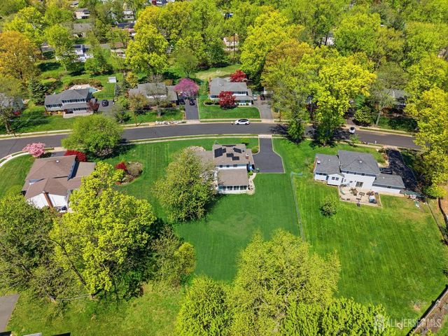 34 Ventnor Drive, Edison, NJ 08820