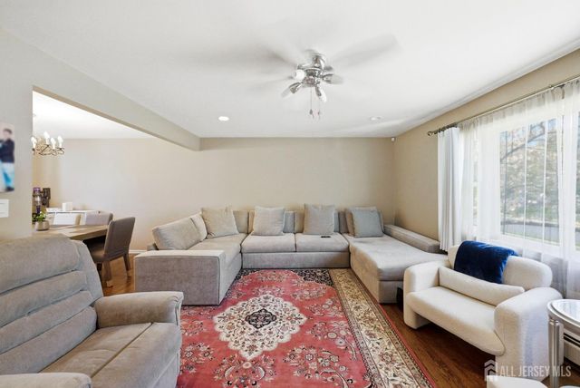 34 Ventnor Drive, Edison, NJ 08820