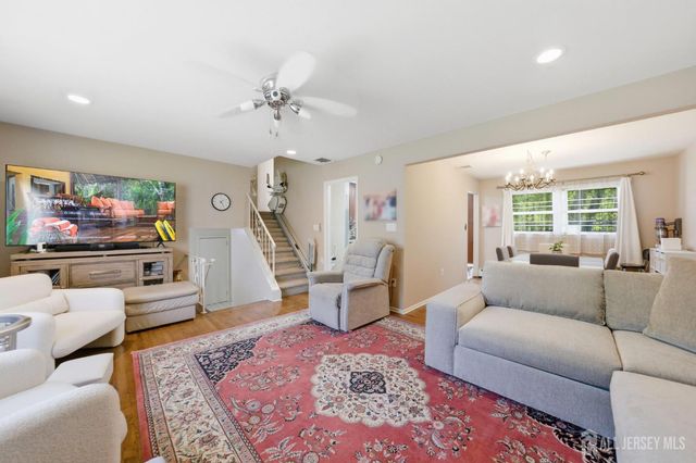 34 Ventnor Drive, Edison, NJ 08820