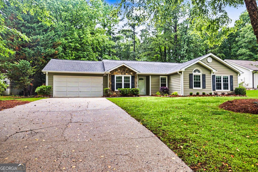 204 Kentwood Drive, Peachtree City, GA 30269