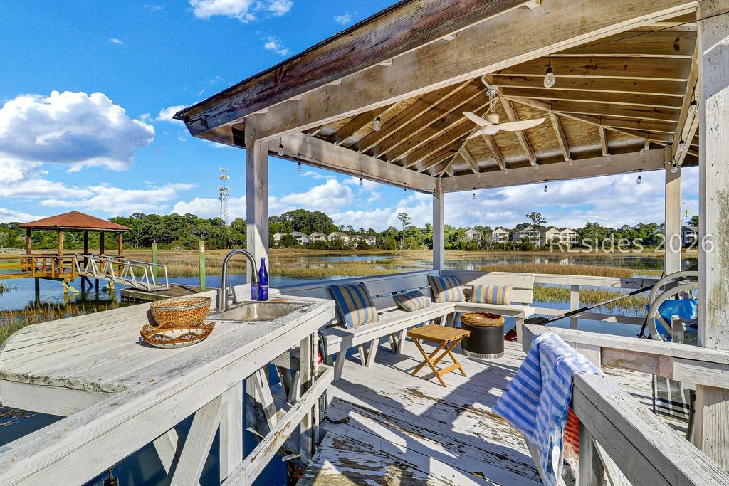 201 Jonesville Rd, Hilton Head Island, SC 29926