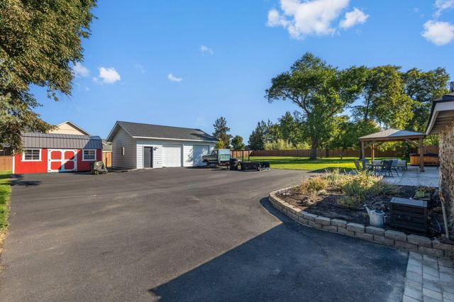 2765 W Antler Avenue, Redmond, OR 97756