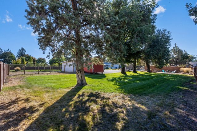 2765 W Antler Avenue, Redmond, OR 97756