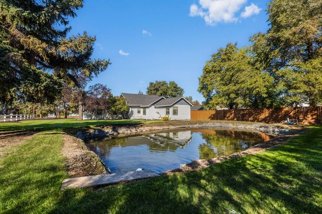 2765 W Antler Avenue, Redmond, OR 97756