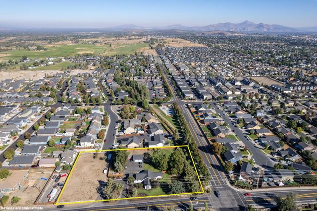 2765 W Antler Avenue, Redmond, OR 97756