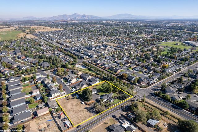 2765 W Antler Avenue, Redmond, OR 97756