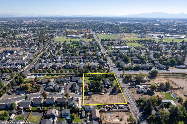 2765 W Antler Avenue, Redmond, OR 97756