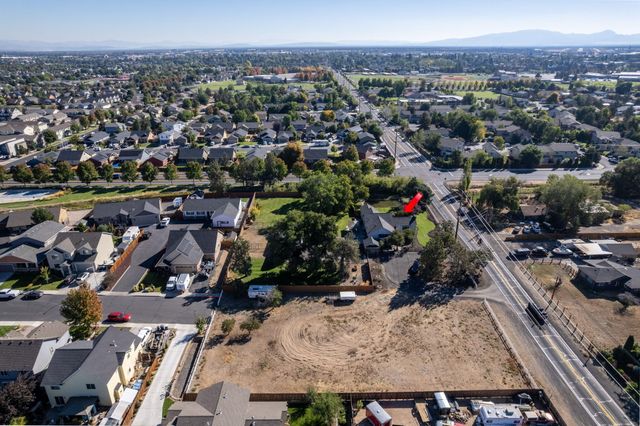 2765 W Antler Avenue, Redmond, OR 97756