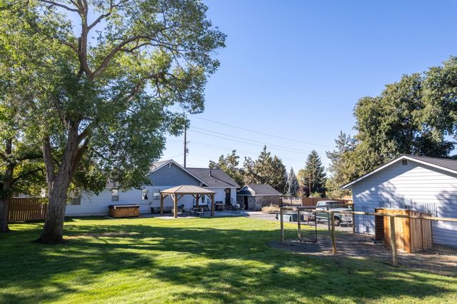 2765 W Antler Avenue, Redmond, OR 97756