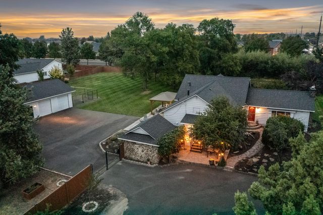 2765 W Antler Avenue, Redmond, OR 97756