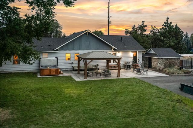 2765 W Antler Avenue, Redmond, OR 97756