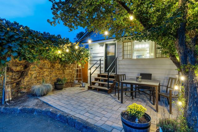 2765 W Antler Avenue, Redmond, OR 97756