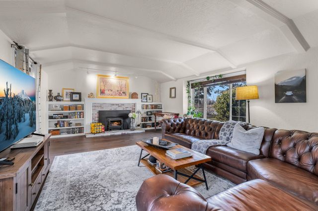 2765 W Antler Avenue, Redmond, OR 97756