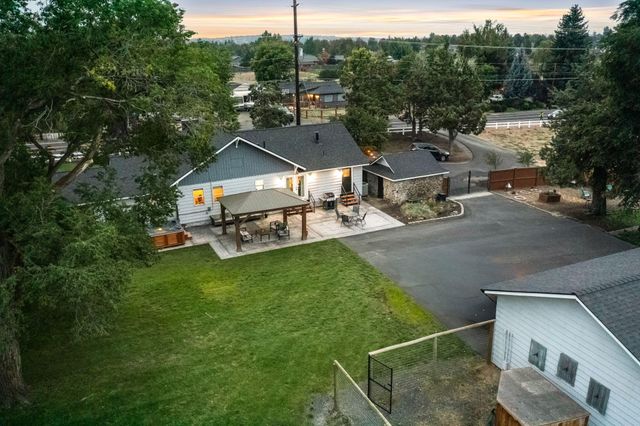 2765 W Antler Avenue, Redmond, OR 97756