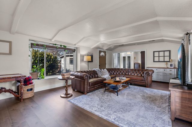 2765 W Antler Avenue, Redmond, OR 97756