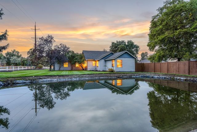 2765 W Antler Avenue, Redmond, OR 97756