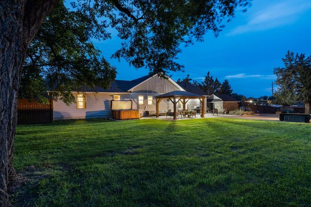 2765 W Antler Avenue, Redmond, OR 97756