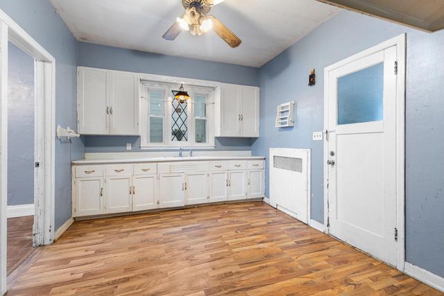 1835 W Becher STREET #1835A, Milwaukee, WI 53215