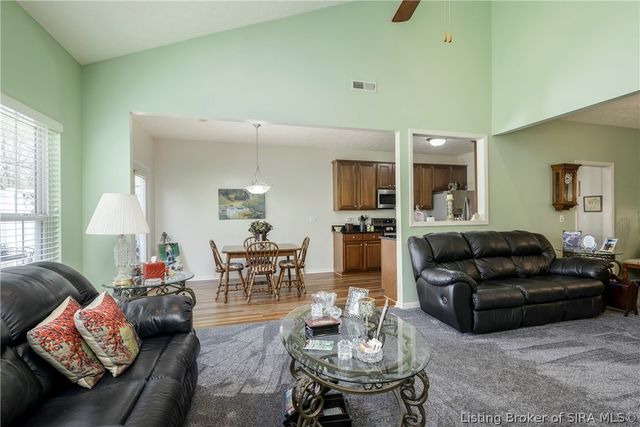 2136 Pickwick Drive, New Albany, IN 47150