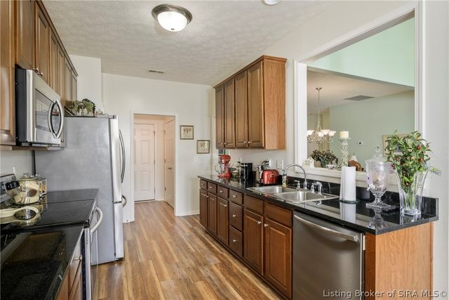 2136 Pickwick Drive, New Albany, IN 47150