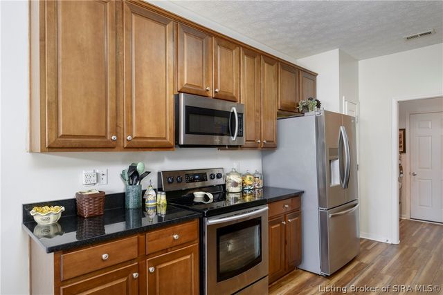 2136 Pickwick Drive, New Albany, IN 47150