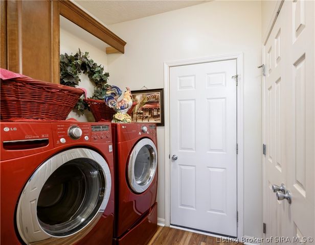 2136 Pickwick Drive, New Albany, IN 47150