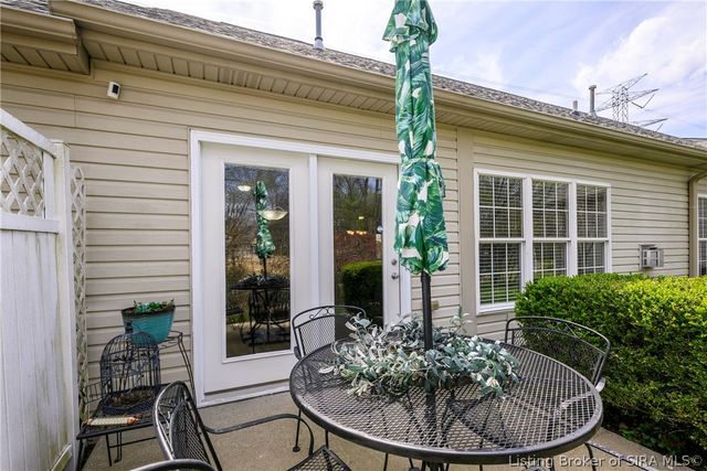 2136 Pickwick Drive, New Albany, IN 47150