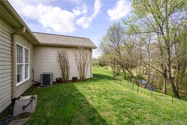 2136 Pickwick Drive, New Albany, IN 47150