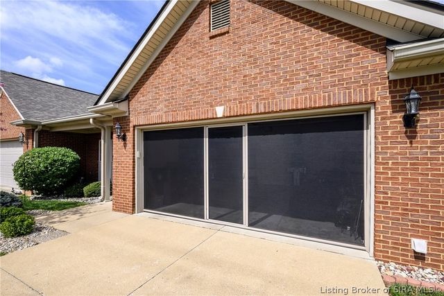 2136 Pickwick Drive, New Albany, IN 47150