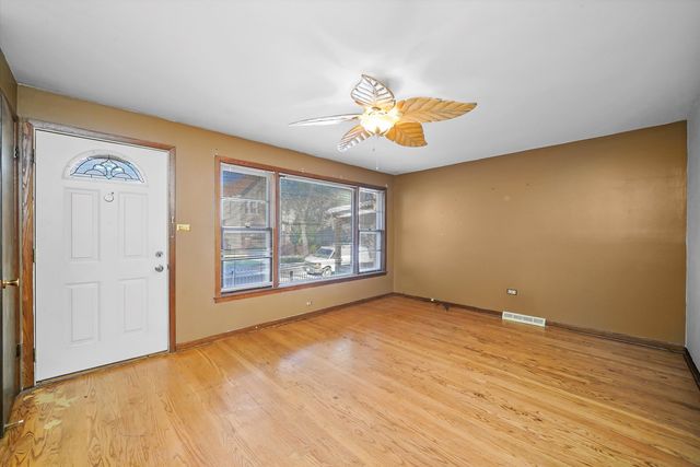 4555 S Washtenaw Avenue, Chicago, IL 60632